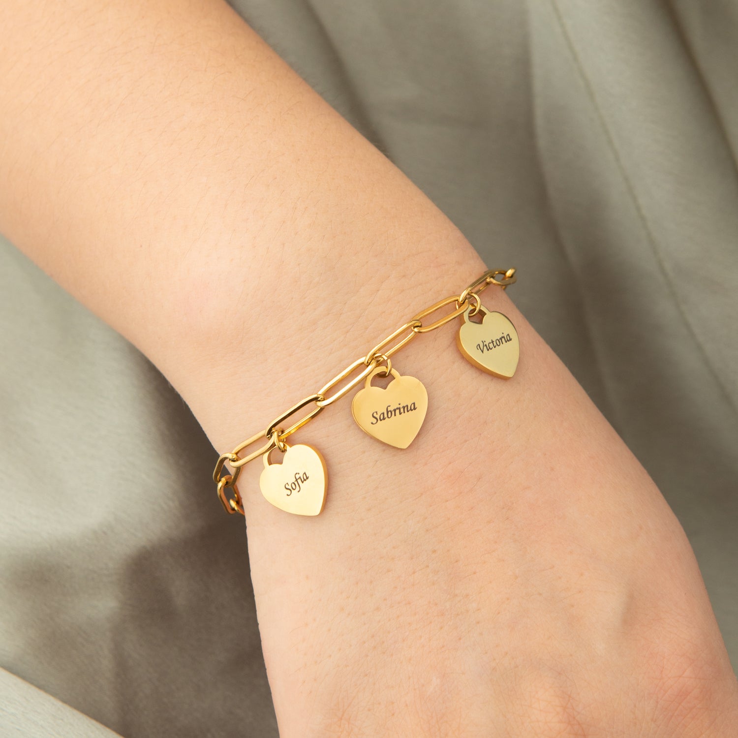 Bracelet Prénom Personnalisé à Cœurs Multiples