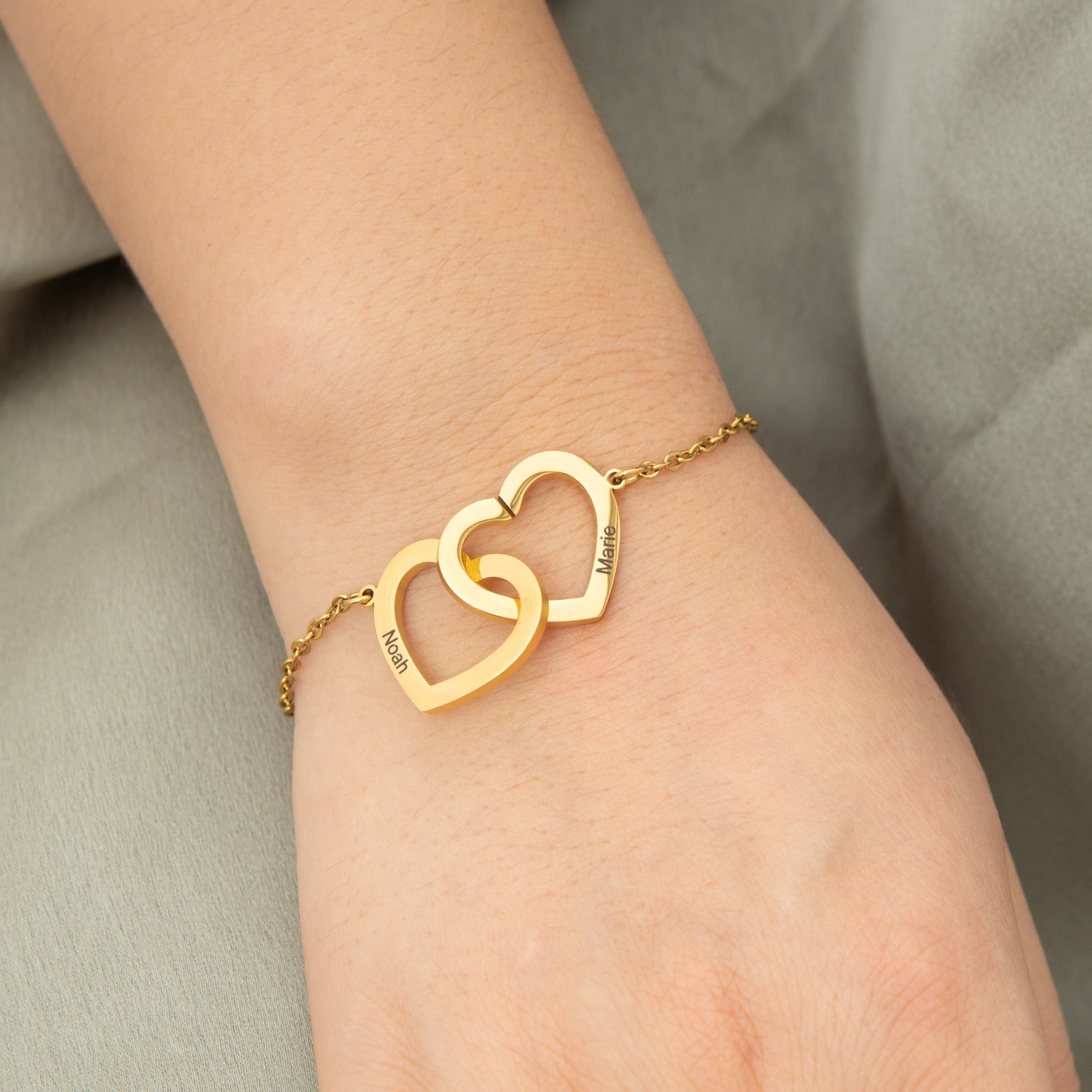 Bracelet Personnalisé à Deux Cœurs Entrelacés