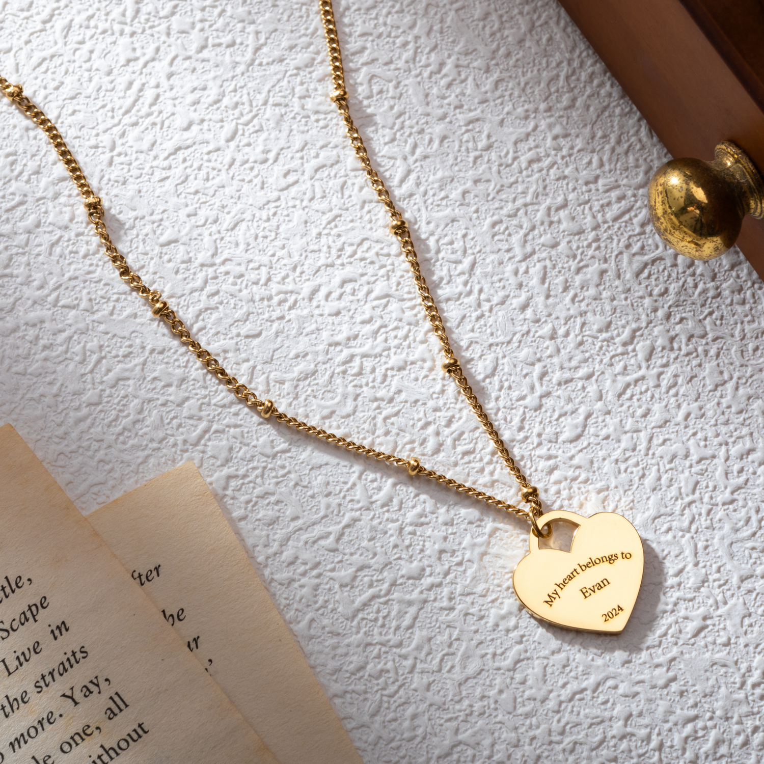 Collier Cœur Gravé avec Chaîne Perlée