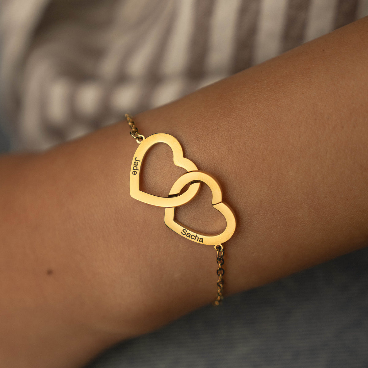Bracelet Personnalisé à Deux Cœurs Entrelacés