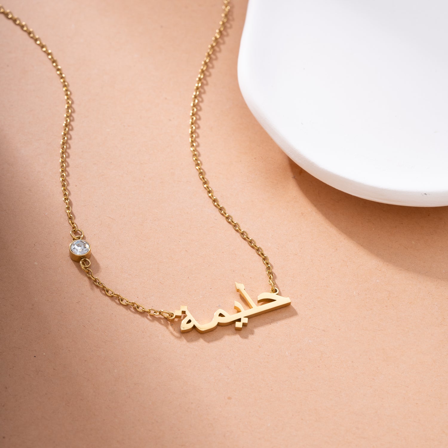 Collier Prénom Script et Pierre Brillante En Arabe