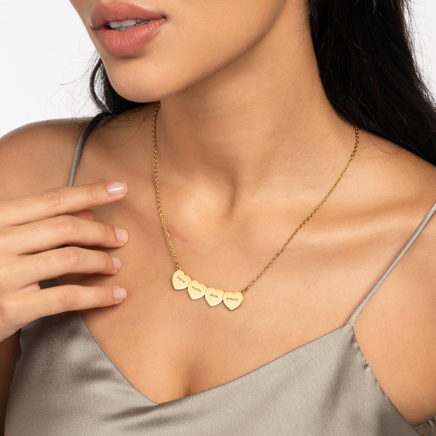 Collier Plusieurs Petits Coeurs