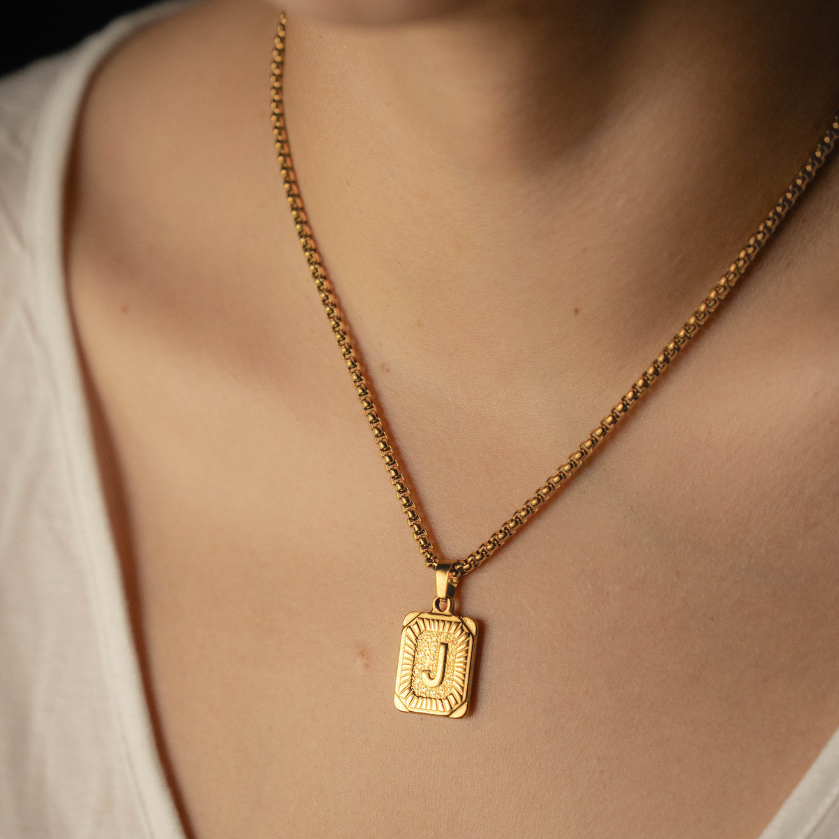 Collier Pendentif Initiale Personnalisée en Relief