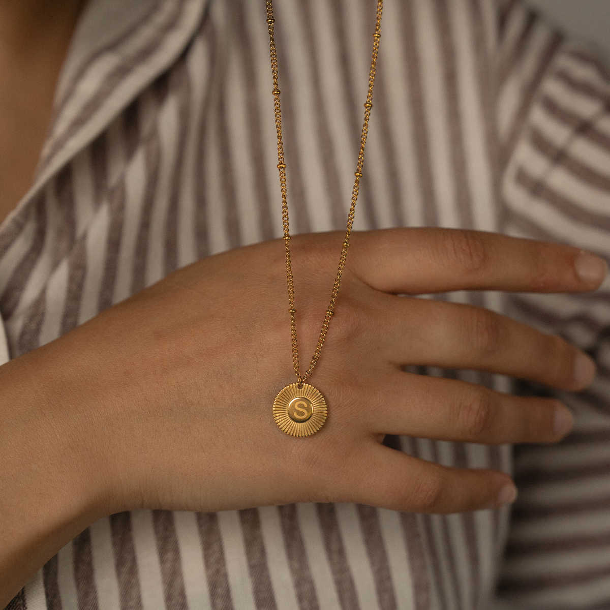 Collier Médaille Initiale Personnalisée Sunshine