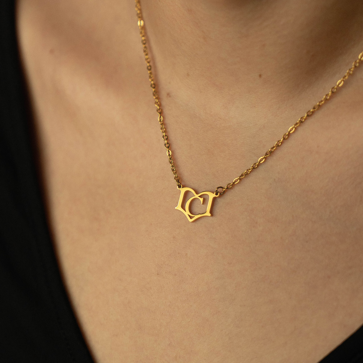Collier Livre Ouvert avec Initiale Personnalisée
