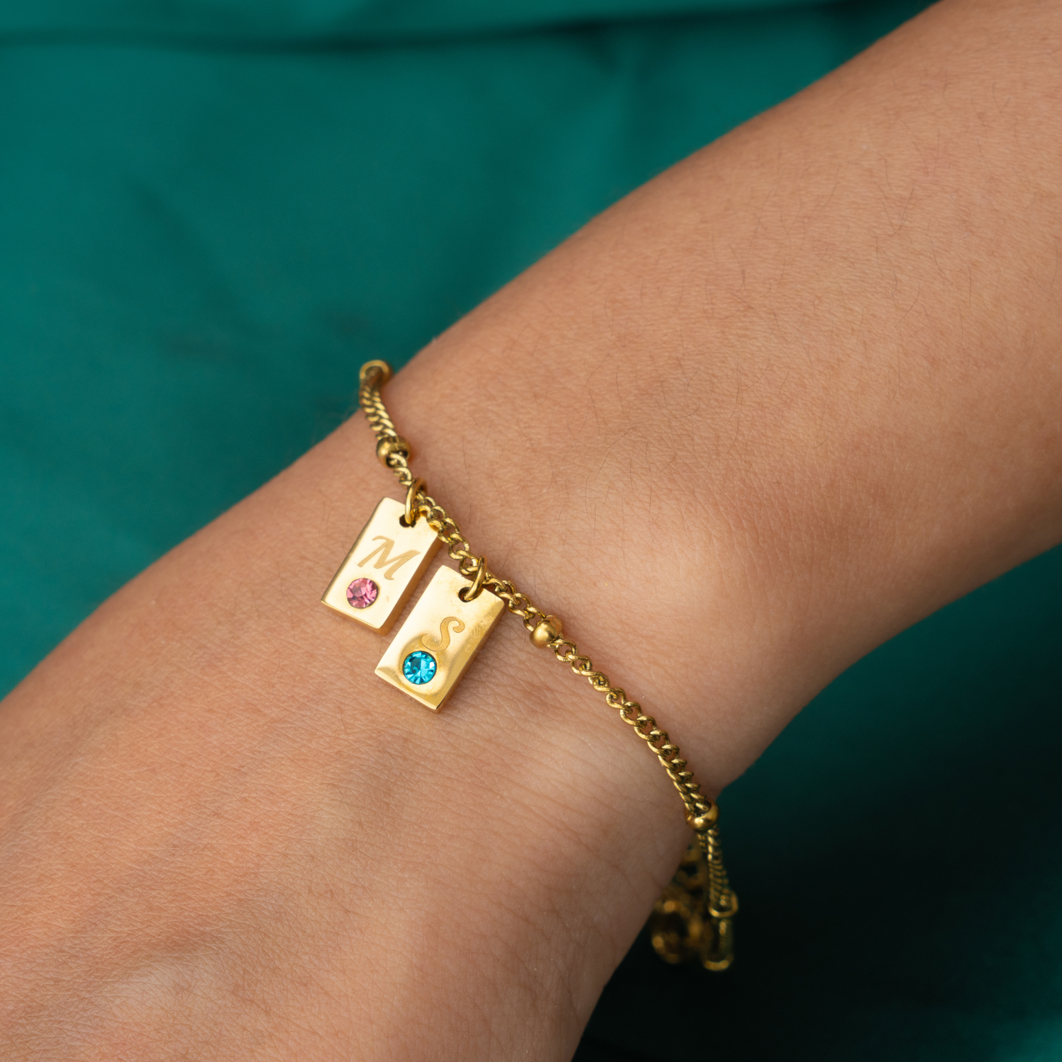 Bracelet Pendentifs Initiales & Pierres Personnalisé