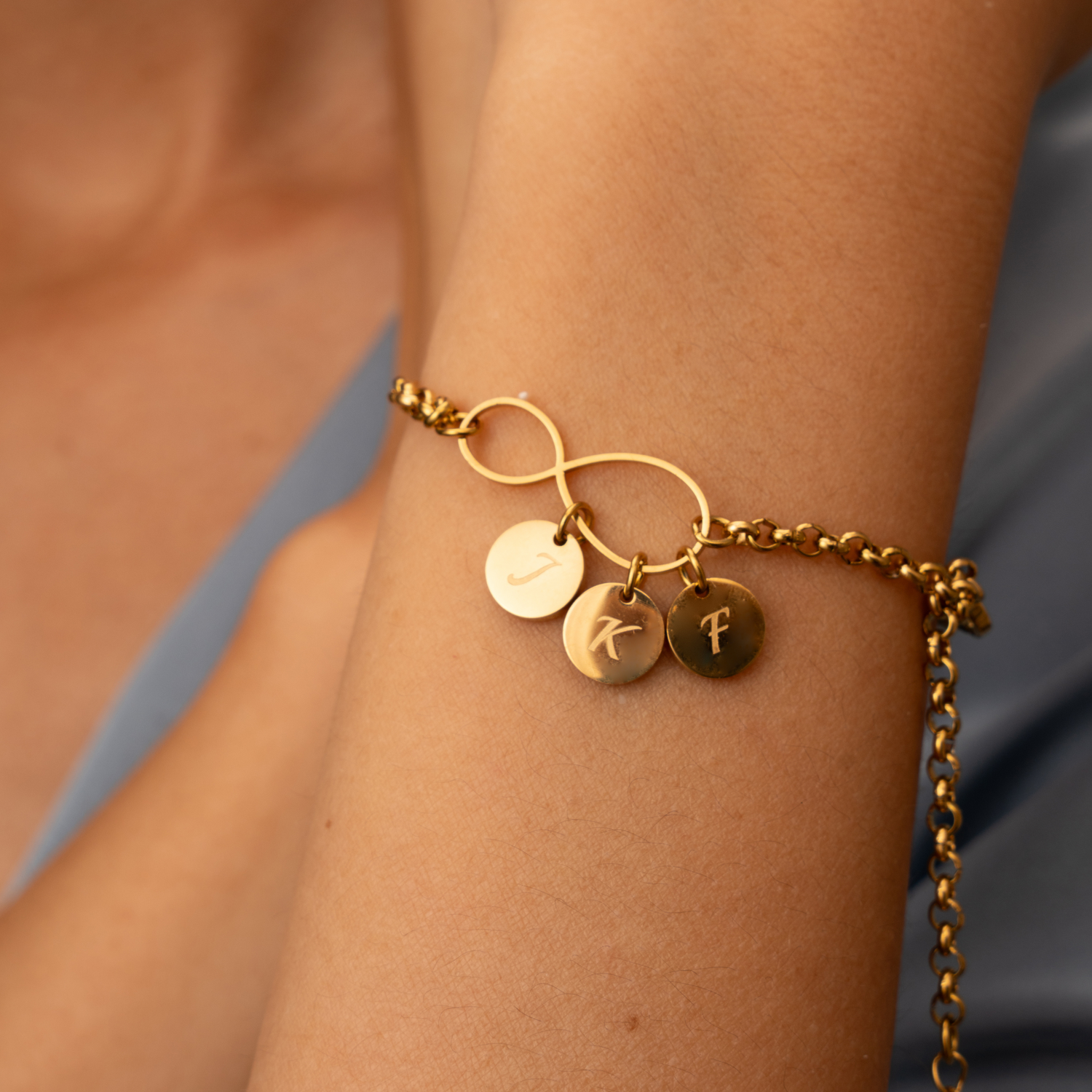 Bracelet Infini Avec Initiales Charms Personnalisé